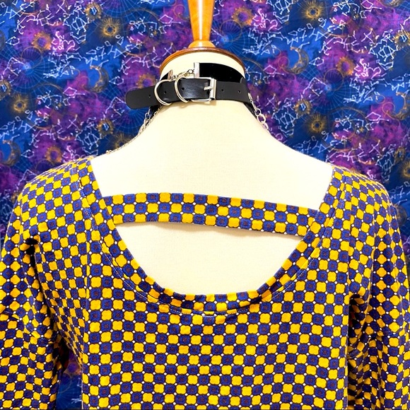 United Colors Of Benetton Tops - 🌈 Lovely artistic European casual top